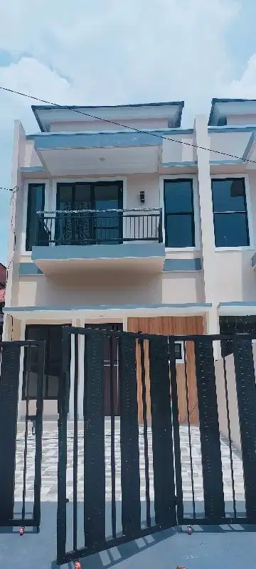 rumah cantik dua lantai di Citra Raya Tangerang