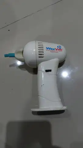 Alat pembersih telinga
