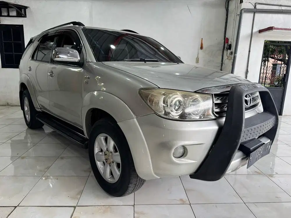 Toyota Fortuner 2011