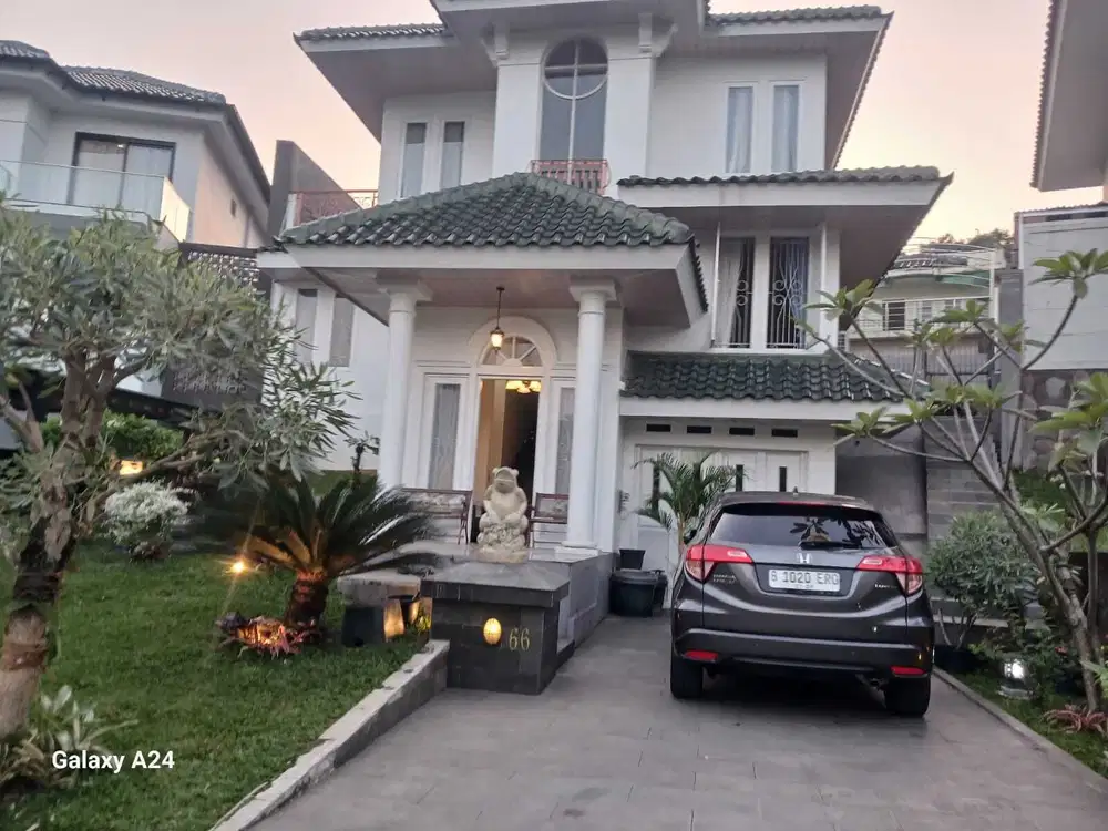 Disewakan Rumah Furnished depan taman Di cluster prestigious Sentul