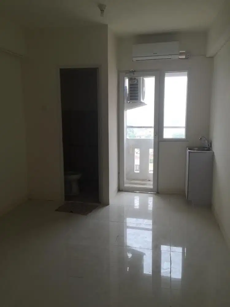 Disewakan murah apartment studio unfurnish digreen pramuka