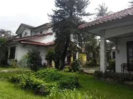 RUMAH DENGAN HALAMAN LUAS COCOK UNTUK MINI CLUSTER