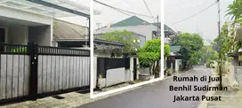Rumah Hunian Cocok Buat Rumah kos JL Lebar , Benhil Jakarta Pusat