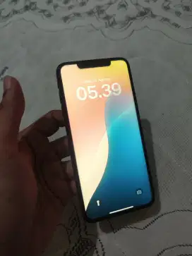 Iphone xs max 64 inter kartu im3/three lengkp mulus normal semua bs tt