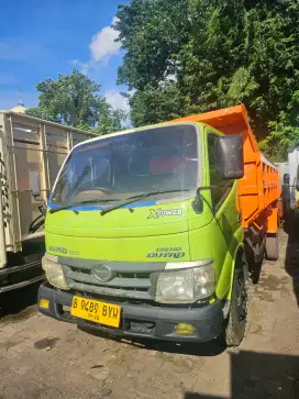 Hino dutro 130 HD dumptruk bak 7kubik thn 2017