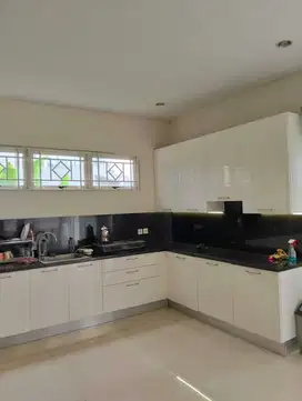 Disewakan Rumah 3 Lantai Cluster Argenia River View