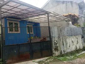 Disewakan Rumah Komplek Sariwangi Akses Jalan Mudah Lokasi Strategis