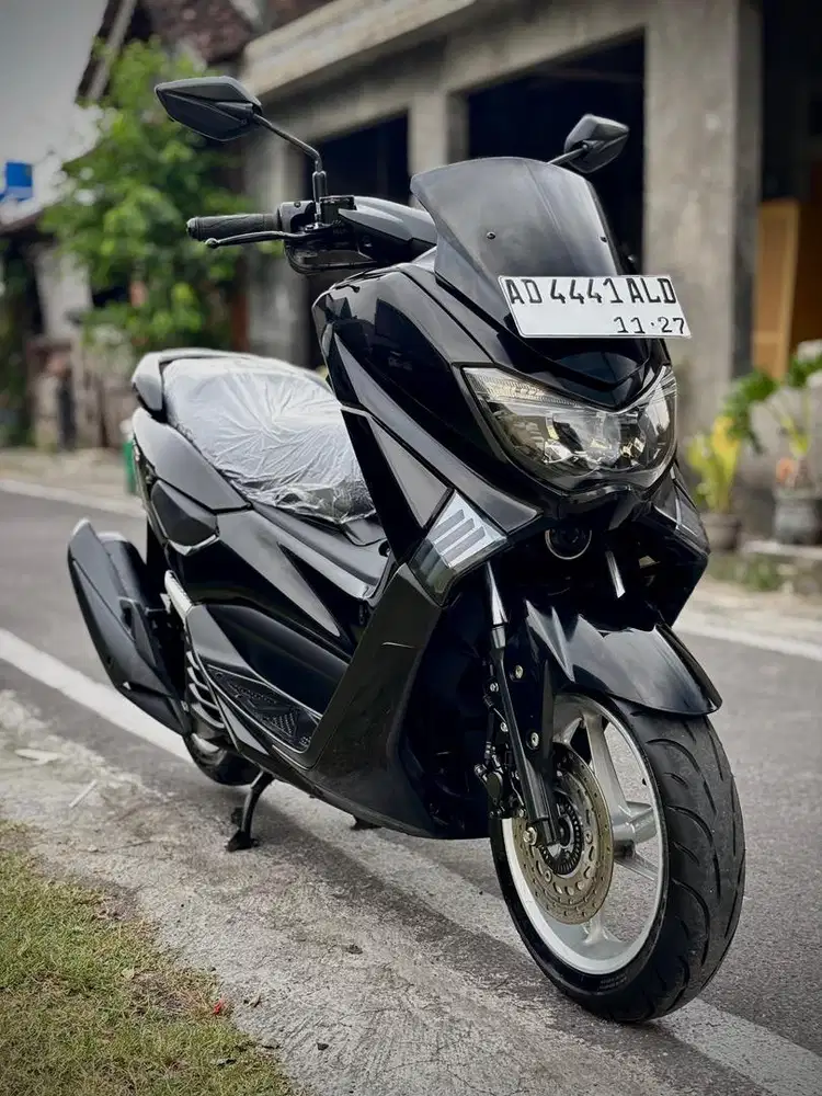 Nmax 155 VVA BLACK GLOSSY PLAT AD