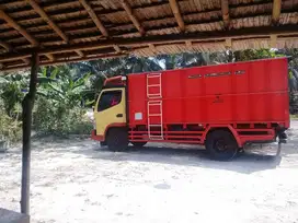 TRUK PENGANGKUT KAYU