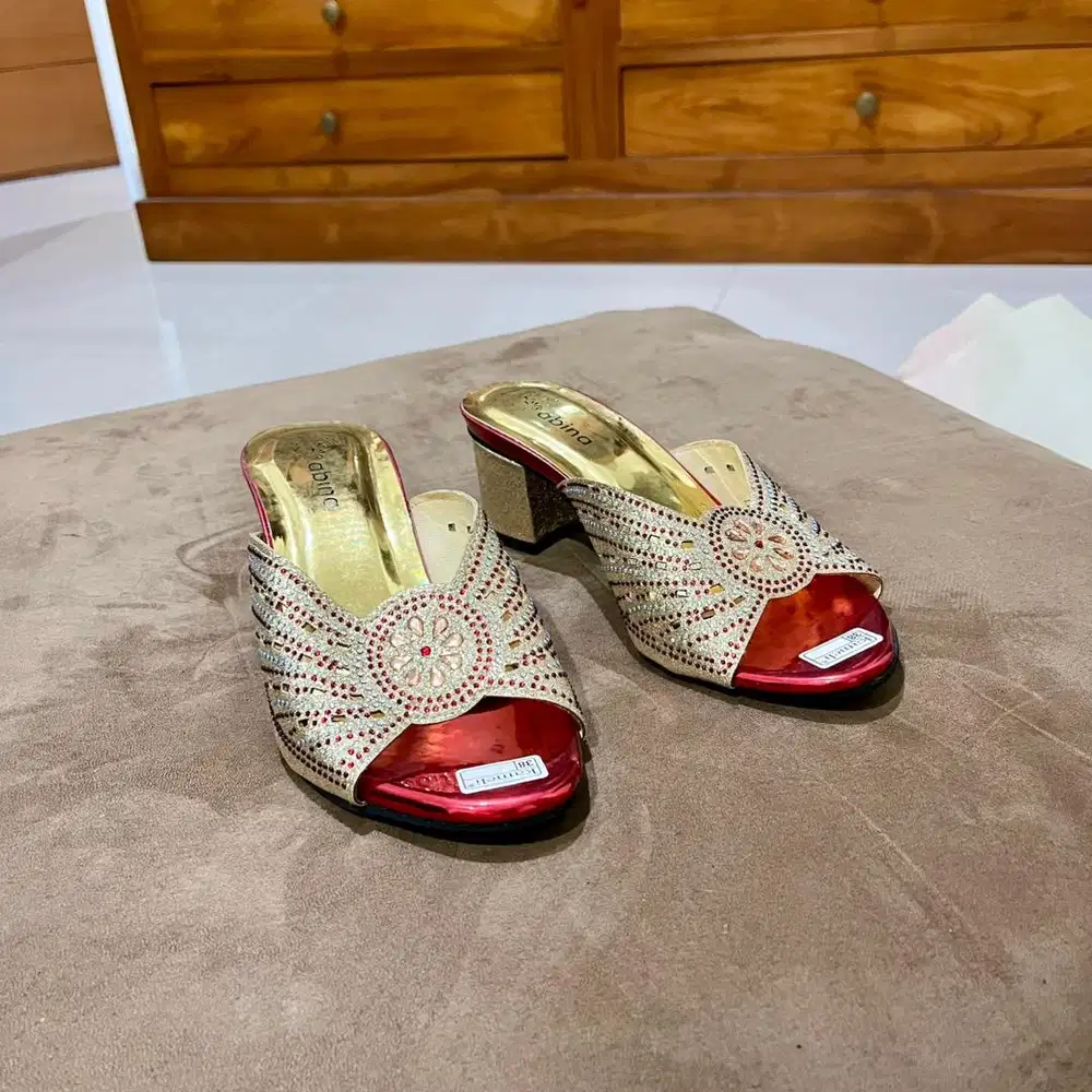 Mules Heels Etnik Merah Gold Payet