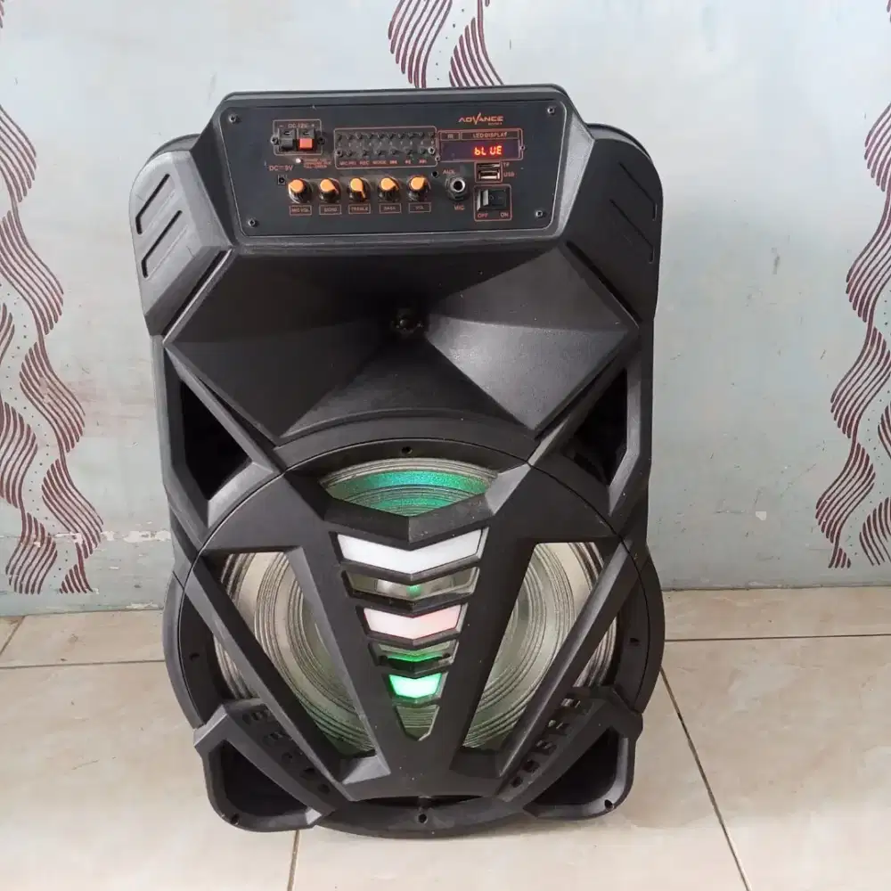 Speaker bluetooth portable 
Merk Advance 15 inch
Type K1501