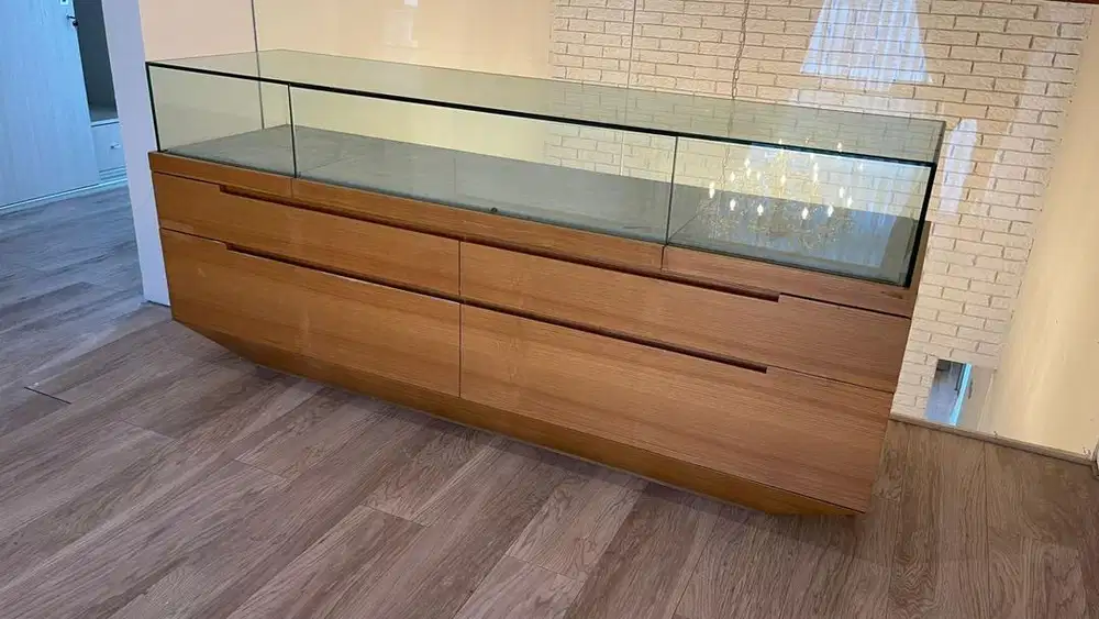 Showcase drawer laci-laci kayu kaca