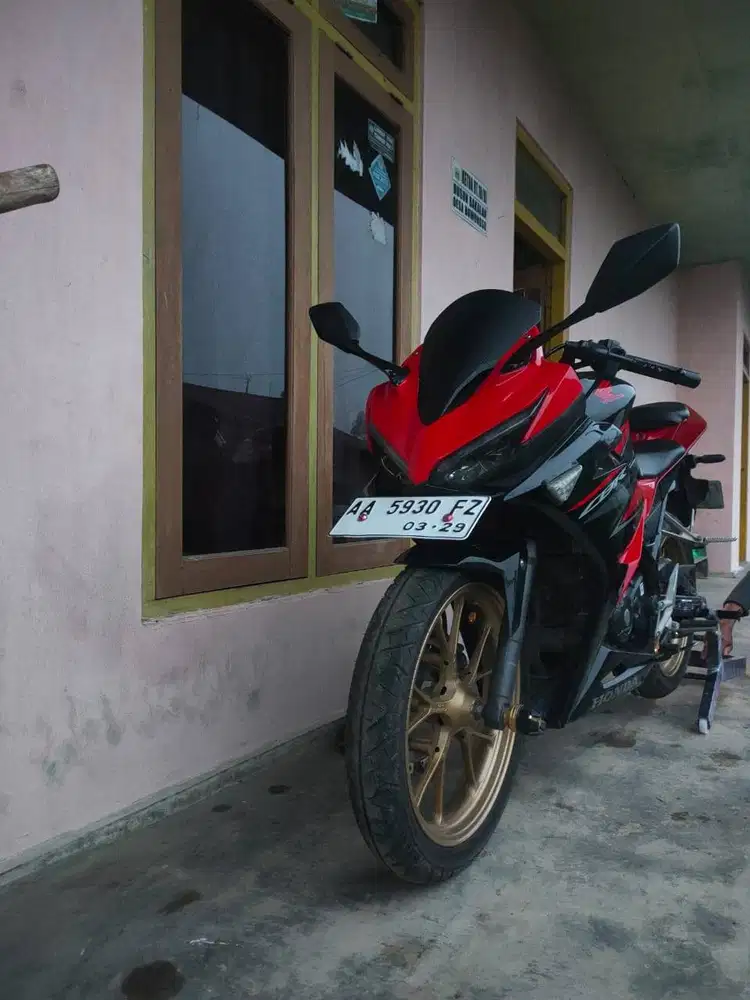 Jual cbr 2019 murah butuh duit cepat