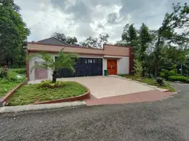 Dijual rumah dengan backyard yang luas sentul bogor