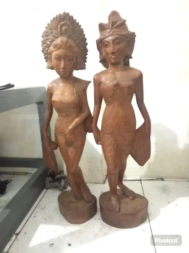Sepasang patung kayu bali antik dr thn 1981