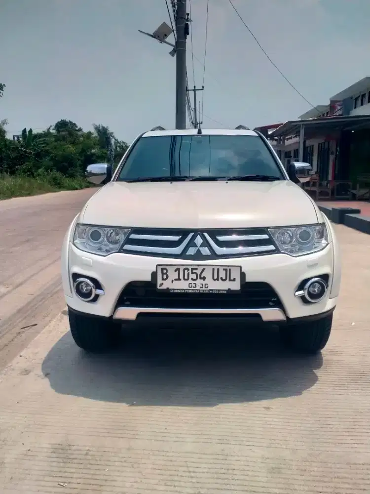 Jual mobil Pajero sport Dakar 4x2 AT VGT THN 2014
