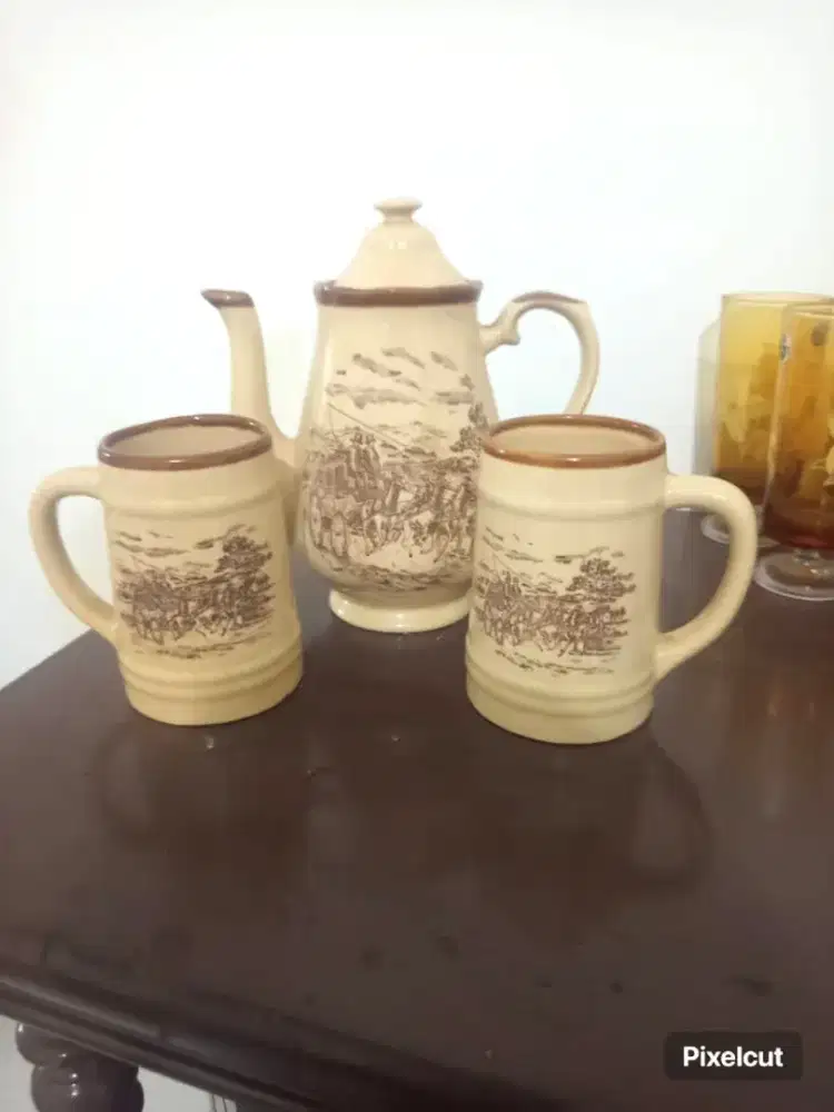 Set teko lawas Nikura dgn 2 buah mug/gelas Japan