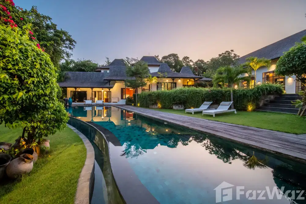 6 Bedroom Villa for sale in Kerobokan, Bali