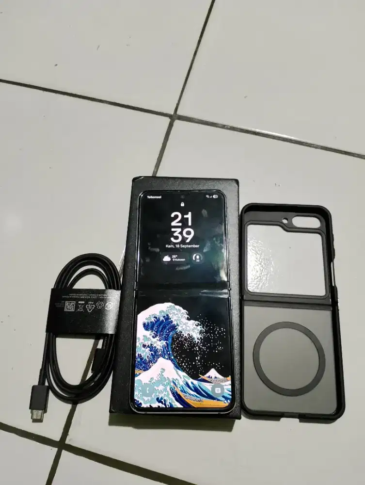 Samsung galaxy z flip 5 minus