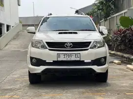FORTUNER 2.5 VNT TRD SPORTIVO AT DIESEL 2015 PUTIH KM 160rb