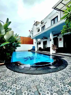Rumah 2 lantai private pool semi furnish di pejaten barat jakarta selatan