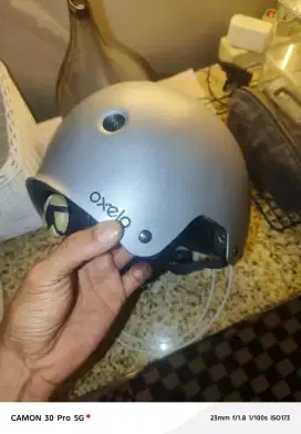 Helm sepeda axelo