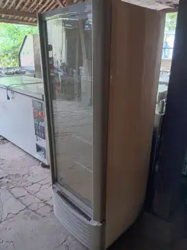 Showcase 1 Pintu GEA
Kapasitas 222 Liter