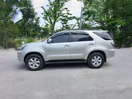 Toyota fortuner g matic 2009 Bensin