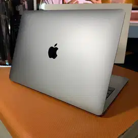 Macbook Air Retina 13inch 2020 8/256gb lengkap ex reami