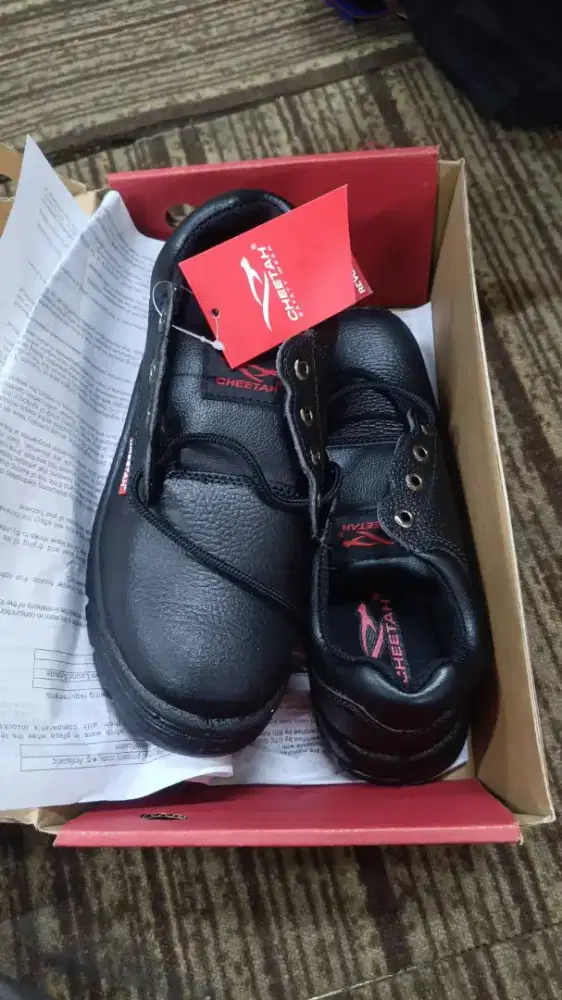 sepatu safety baru