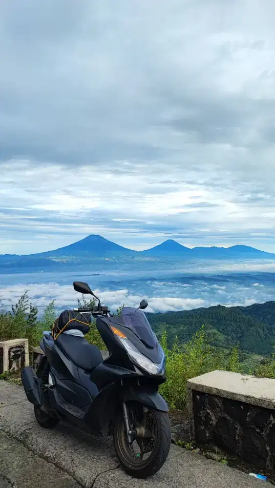 Jasa antar jemput menggunakan sepeda motor