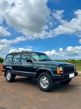 Jeep Cherokee XJ Limited 1997 AT