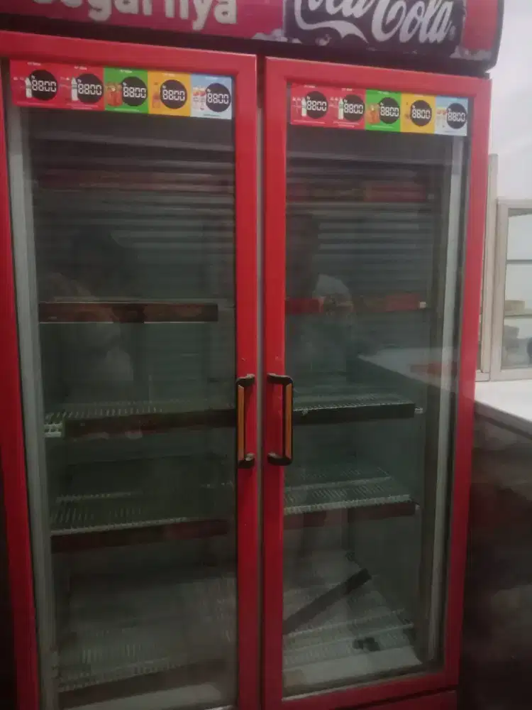 Showcase & Freezer ice cream