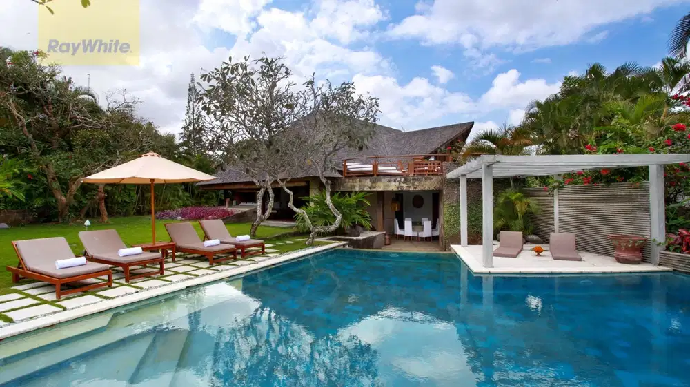 Freehold - Luxury villa in prime area Kerobokan, Canggu