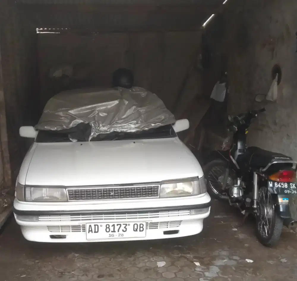 Jual mobil lawas /Istimewa,harga nego.