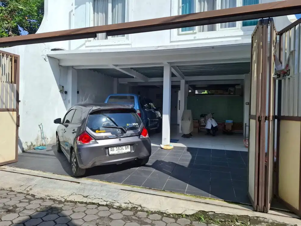 Rumah 2 Lantai Lokasi Strategis dekat Kawasan Bisnis Jalan Godean