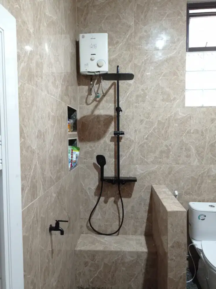 Jasa pasang pemanas air/ water heater