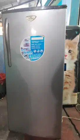 Kulkas 1 pintu polytron