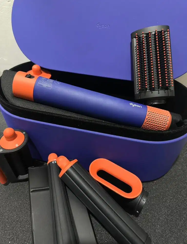 Dyson airwrap i.d. HS08 multi styler and dryer