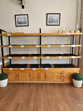 RAK KAYU KOMBINASI BESI DISPLAY ROTI/MAKANAN