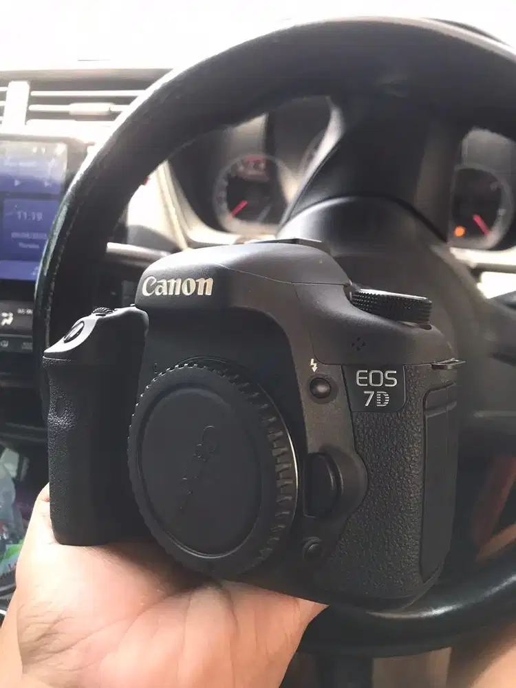 Canon 7D like new bo fullset