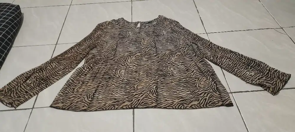 Dijual baju atas brand MAX ld 120 - 140