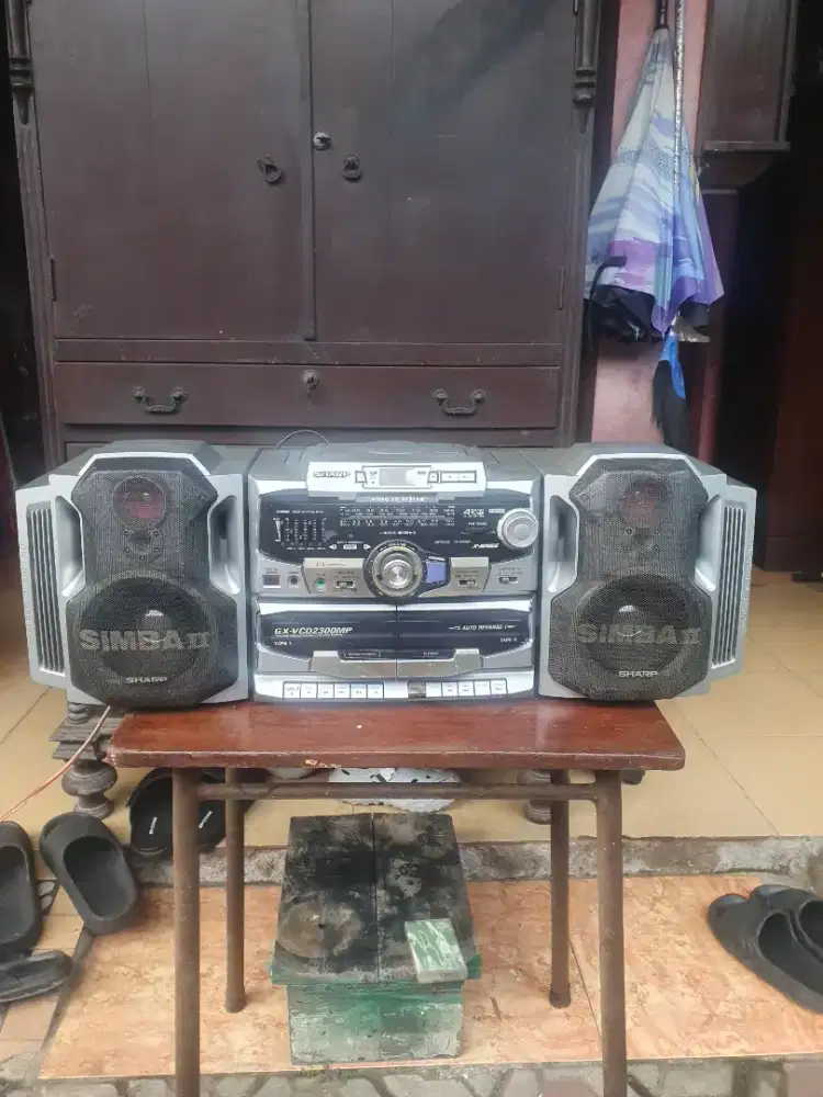 Sharp GX-VCDZ300M, yang juga dikenal sebagai Sharp Simba II.