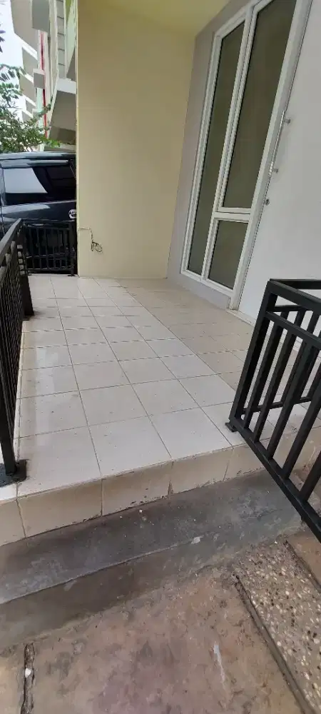 DI SEWAKAN RUMAH CANTIK