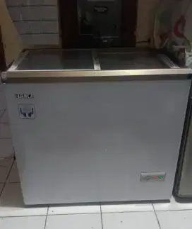 Membeku minuman atau makanan