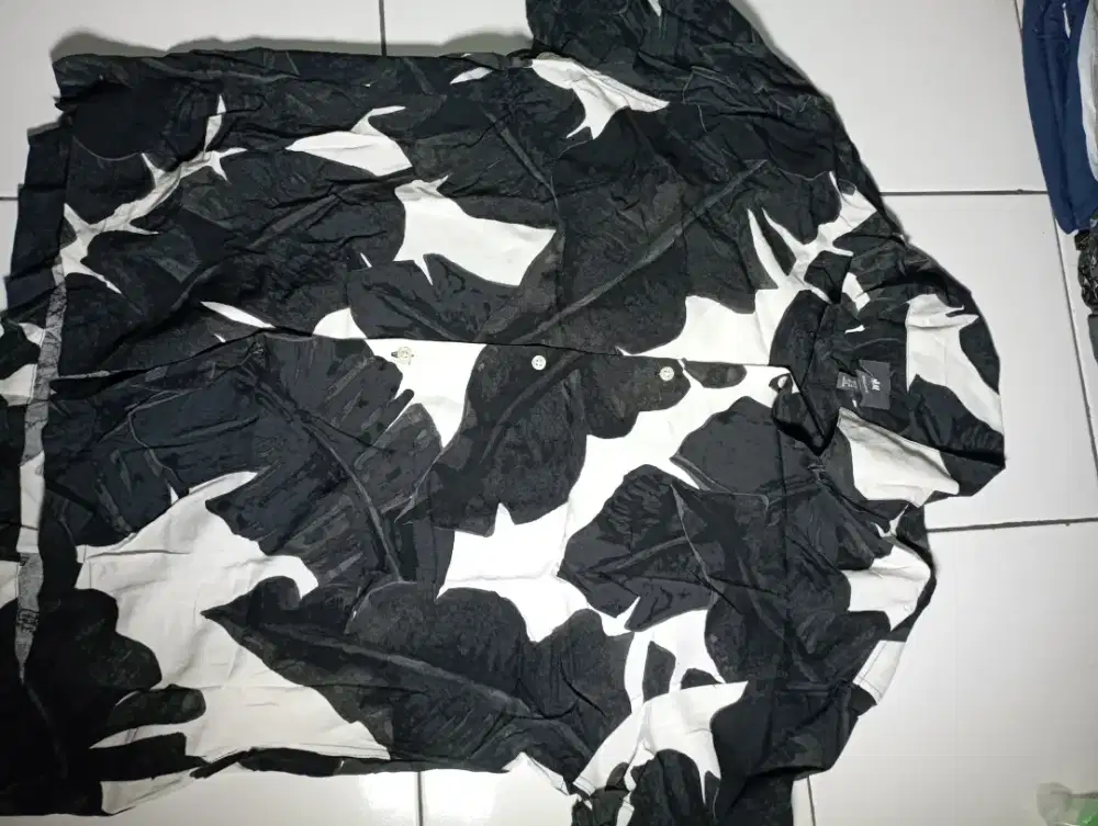 H n m size xl,LD: 54cm,kondisi baru,jual 100k