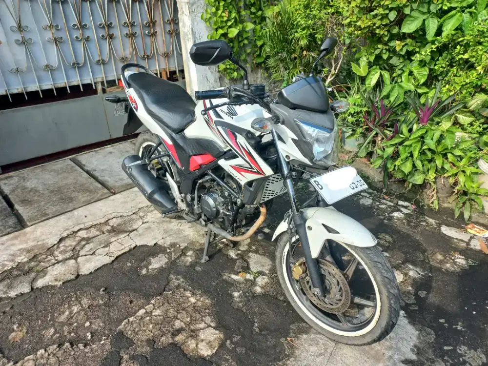 Dijual Honda CB150R Tahun 2013