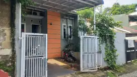 Dijual rumah second 2unit (550jt)akses mobil Cilangkap Tapos Depok