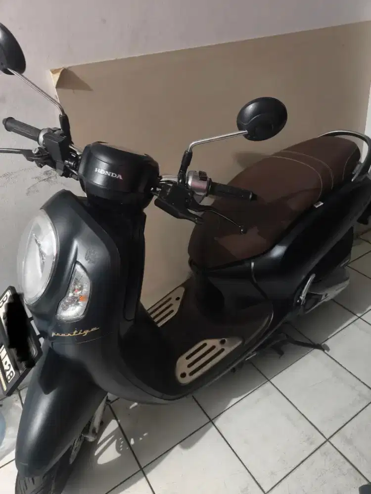 Jual Honda Scoopy prestige warna hitam 2023 jarang di pakai km rendah
