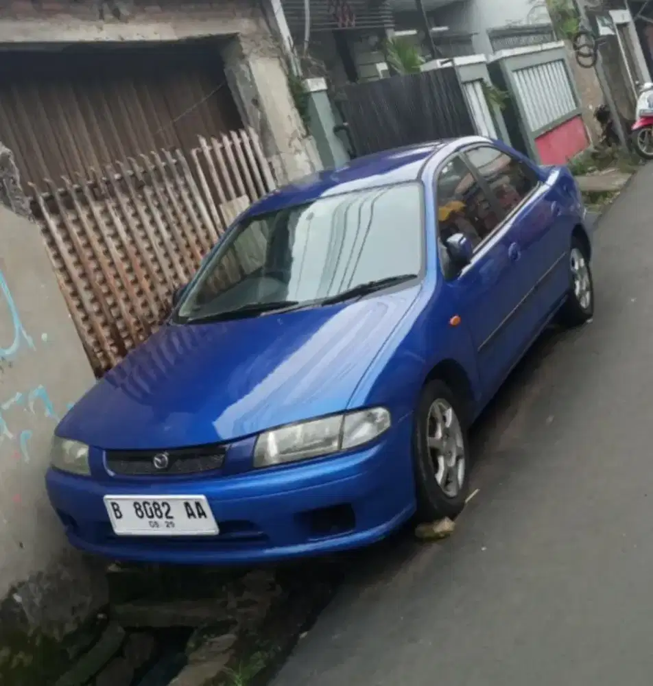 Mazda Familia 323 Tahun 1999